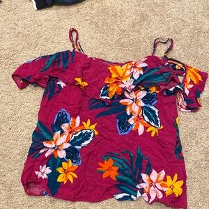 Cropped summer shoulder cut out tank!